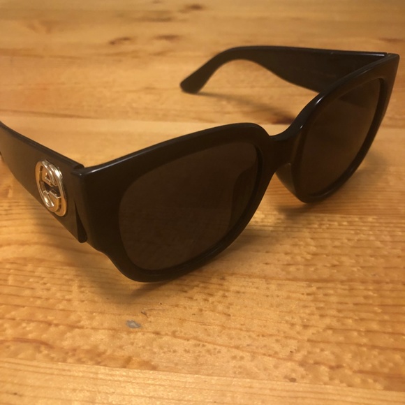 Gucci women’s sunglasses - Picture 2 of 4